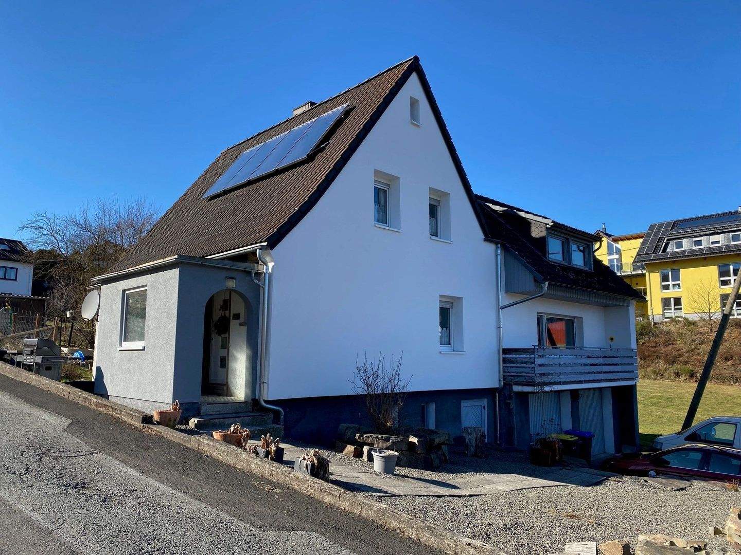 Immobilie in Bad Berleburg - Ortsrandlage! Einfamilienhaus mit großzügigem Grundstück - Bild 2