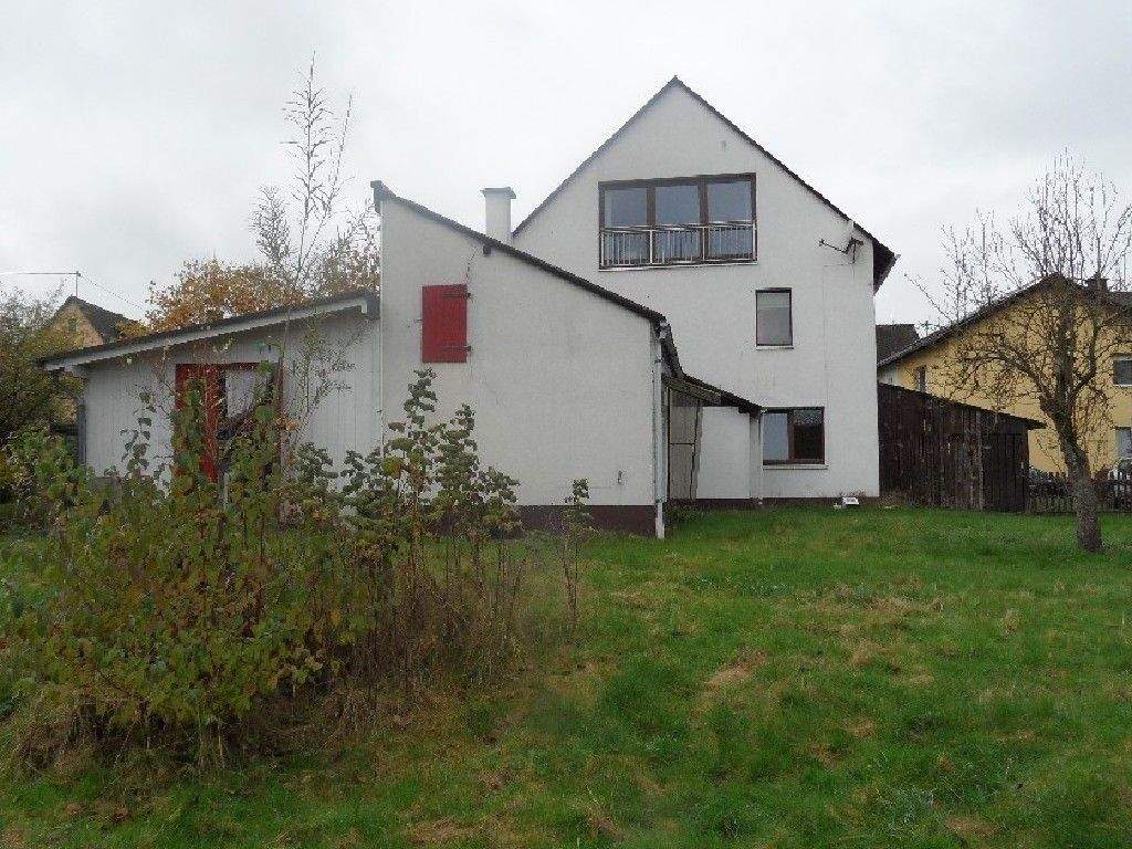 Immobilie in Urbach - URBACH: Das Haus für die Familie mit großen Grundstück, Doppelgarage und Nebengebäuden - Bild 12