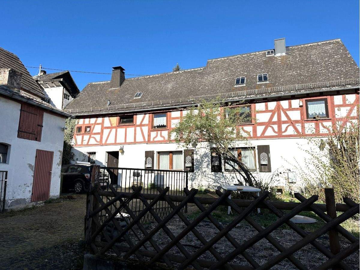 Immobilie in Berzhahn - Von IPC: Bauernhaus in Berzhahn, ideal für zwei Generationen - Bild 2