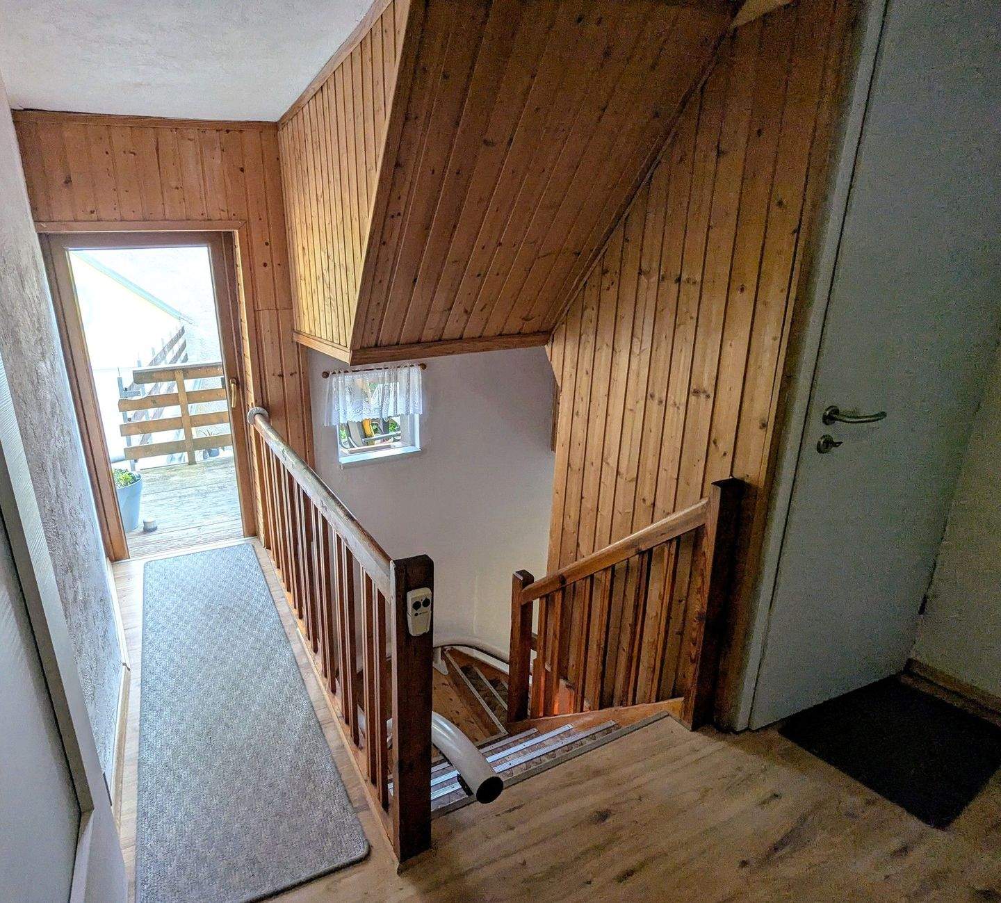 Immobilie in Eisenberg - Gemütliches Einfamilienhaus mit großzügiger Terrasse und Ausbaupotential im Dachgeschoss. - Bild 18