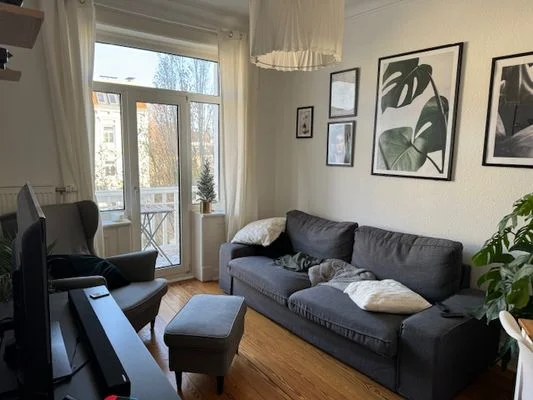 Helle, renovierte 3 Zimmer Altbauwohnung mit Balkon in Hamburg-Eppendorf zu vermieten | Wohnung Hamburg