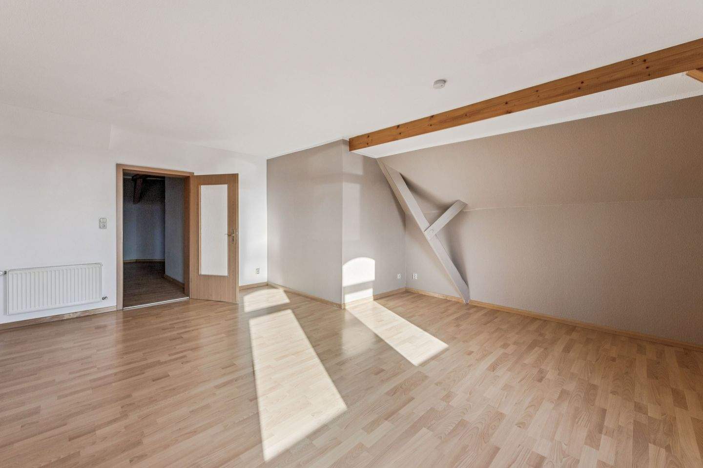 Immobilie in Kröpelin - 3-Raum-Maisonette Dachgeschoss mit eigenem Garten im Gutshaus Jennewitz / Nähe Kühlungsborn - Bild 2