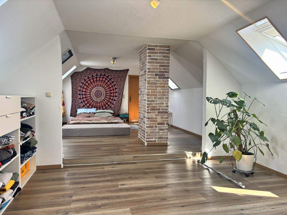 Immobilie in Wiesmoor - Teilsaniertes Landhaus mit Einliegerwohnung, Nebengebäude und über 4 ha Weideland in Wiesmoor - Bild 16