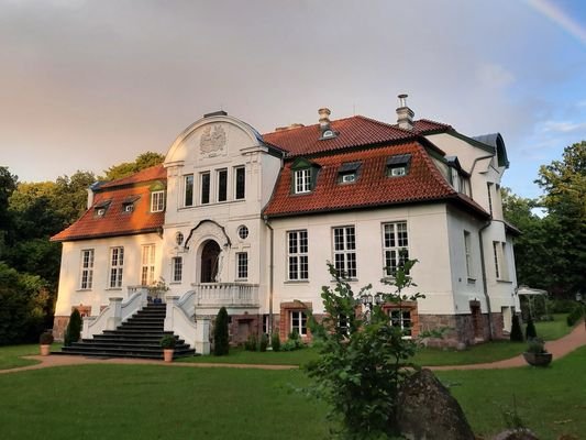 DAHLER Rostock, Gutshaus am Naturschutzgebiet - wunderschön restauriertes  Anwesen als Wohn- und Gästehaus