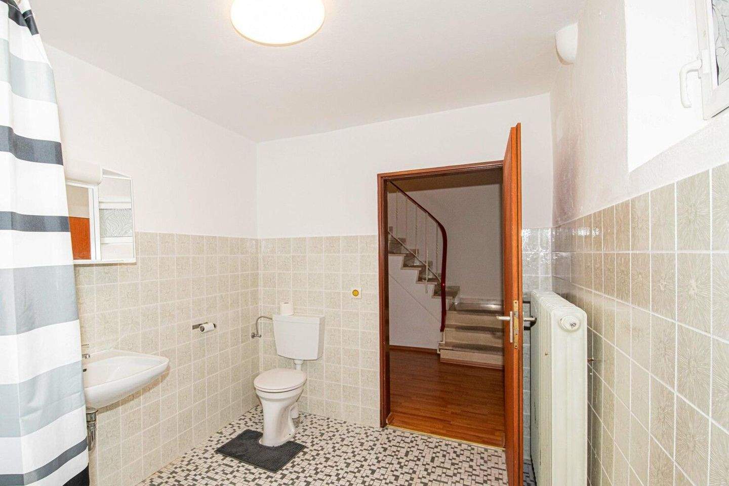 Immobilie in Furth im Wald - Familienfreundliches Einfamilienhaus mit offenem Wintergarten und herrlicher Gartenanlage - Bild 31