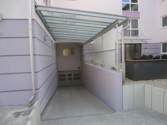 Tiefgaragenabfahrt