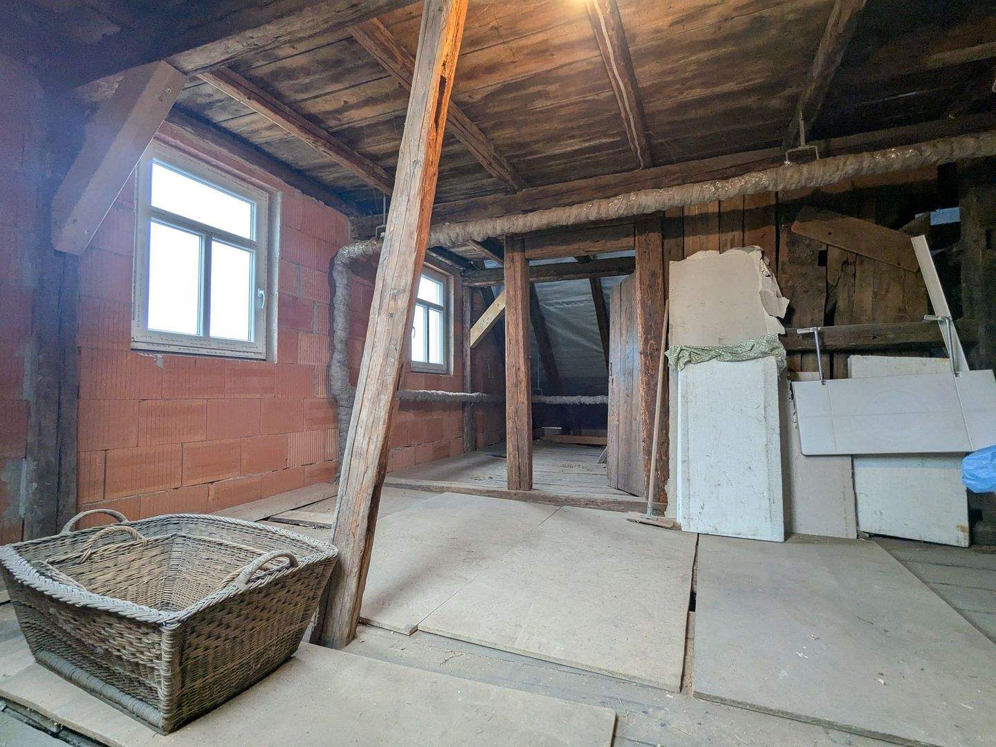 Immobilie in Eisenberg - Gemütliches Einfamilienhaus mit großzügiger Terrasse und Ausbaupotential im Dachgeschoss. - Bild 28