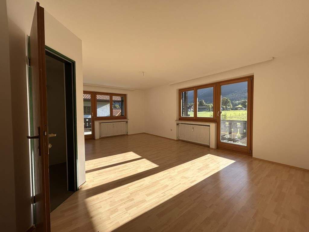 Immobilie in Unterammergau - Geräumige 4-Zi.-Wohnung im I.Obergeschoss - Bild 1