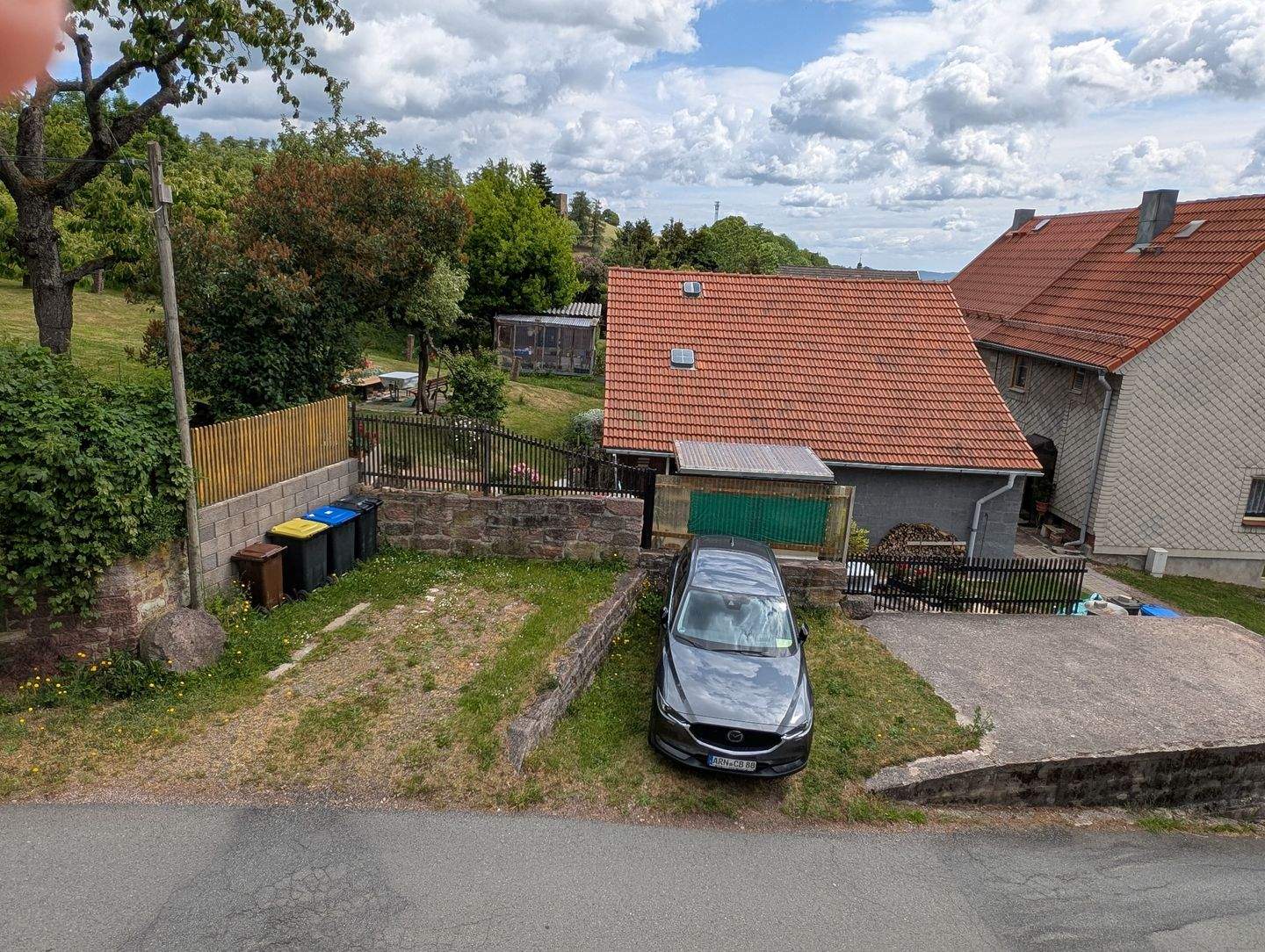 Immobilie in Geratal - Interessantes kleines  Zweifamilienhaus mit  historischem Flair in  Frankenhain zu verkaufen - Bild 2