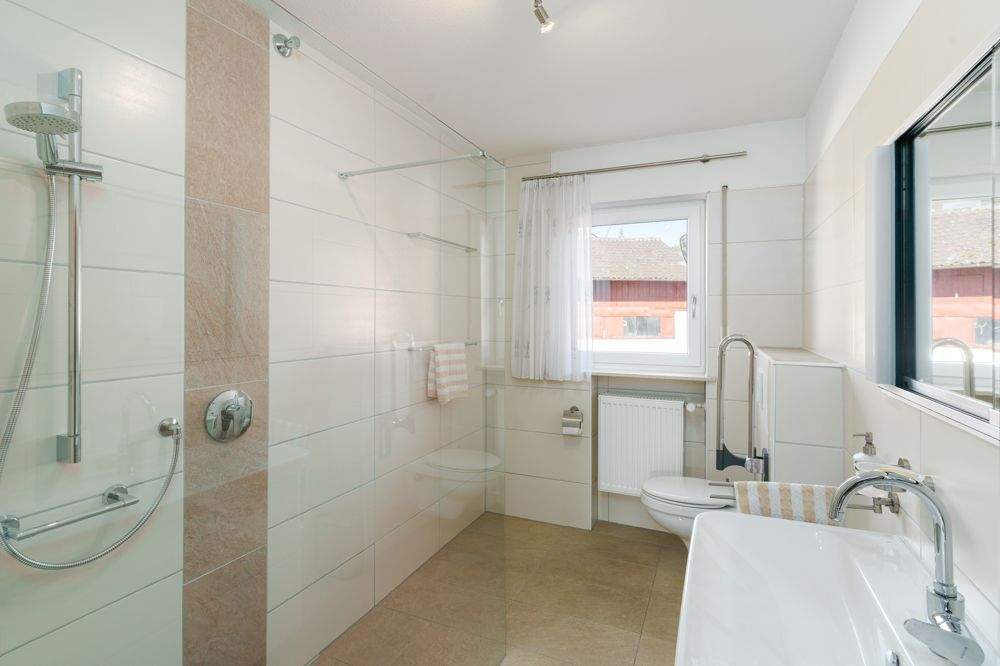 Immobilie in Karbach - Bezugsfreies Einfamilienhaus mit Einliegerwohnung und großem Grundstück! - Bild 8