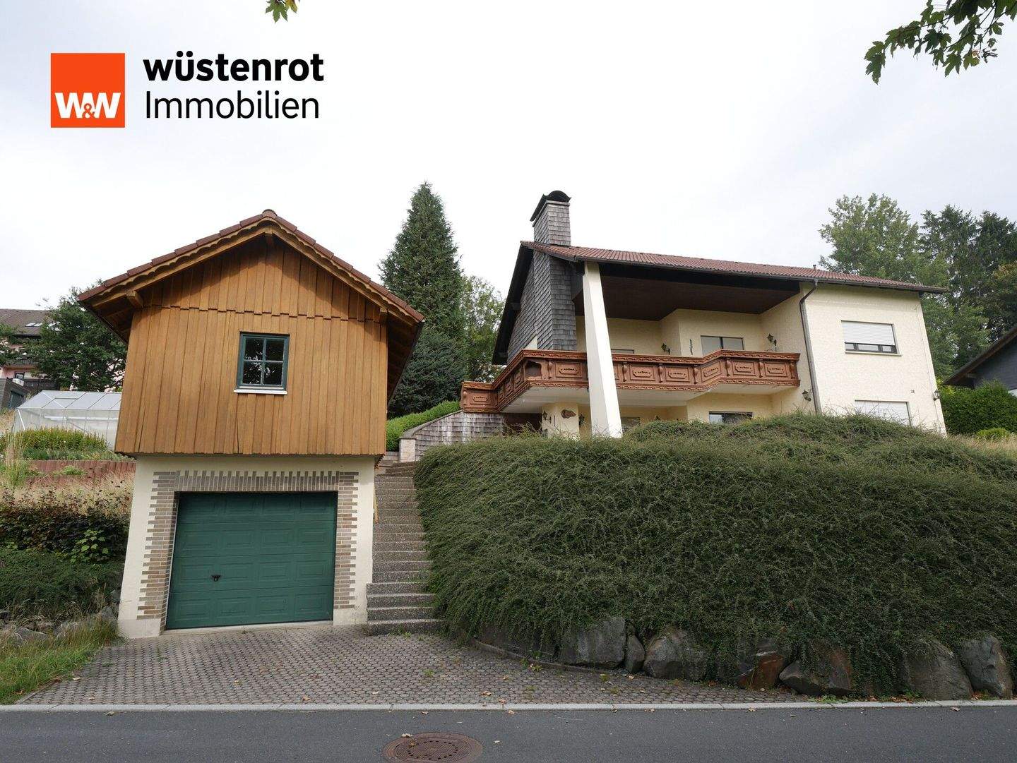 Immobilie in Tettau - Gepflegtes Einfamilienhaus mit großen Garten in Tettau - Bild 1