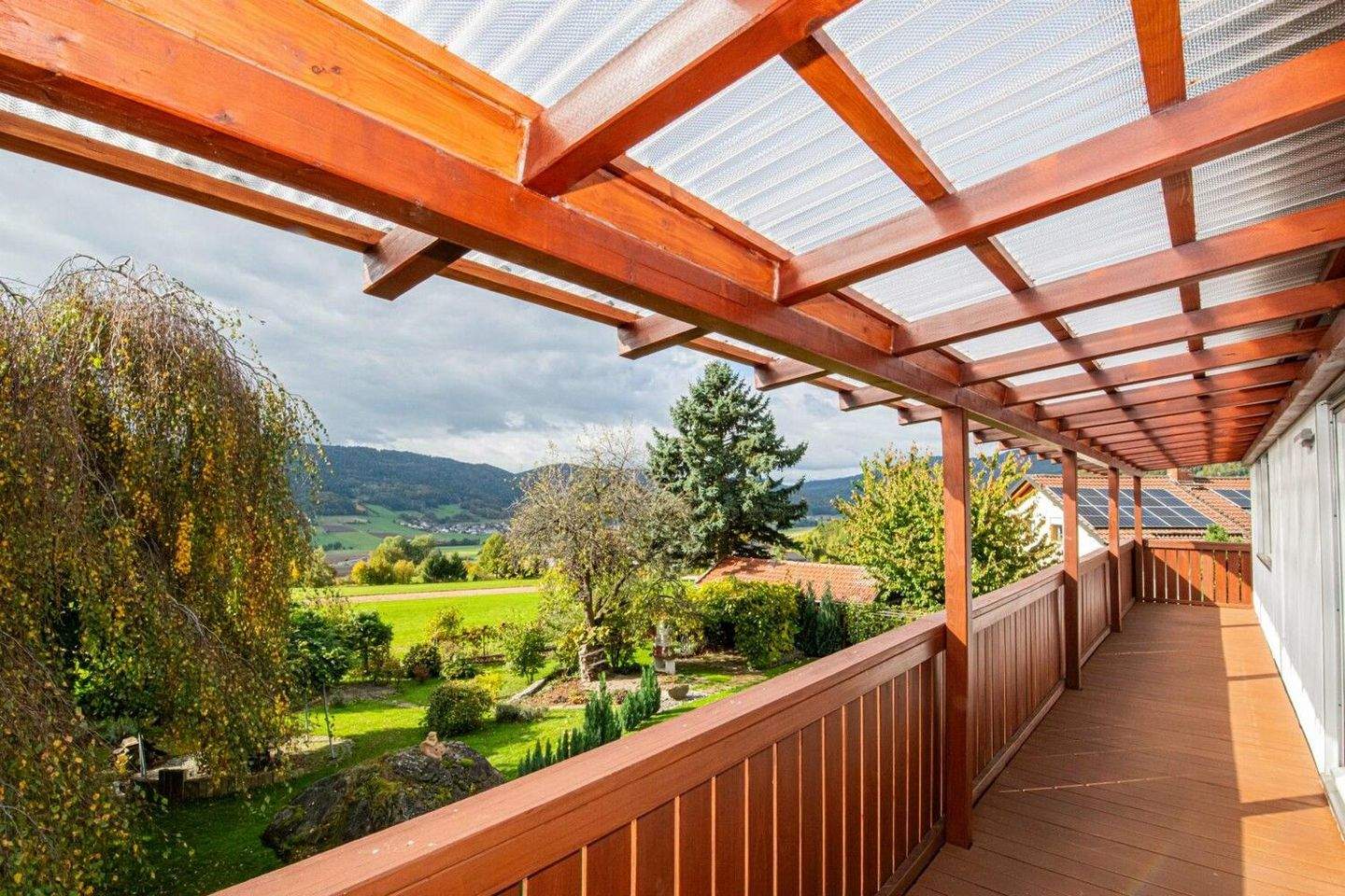 Immobilie in Furth im Wald - Familienfreundliches Einfamilienhaus mit offenem Wintergarten und herrlicher Gartenanlage - Bild 27