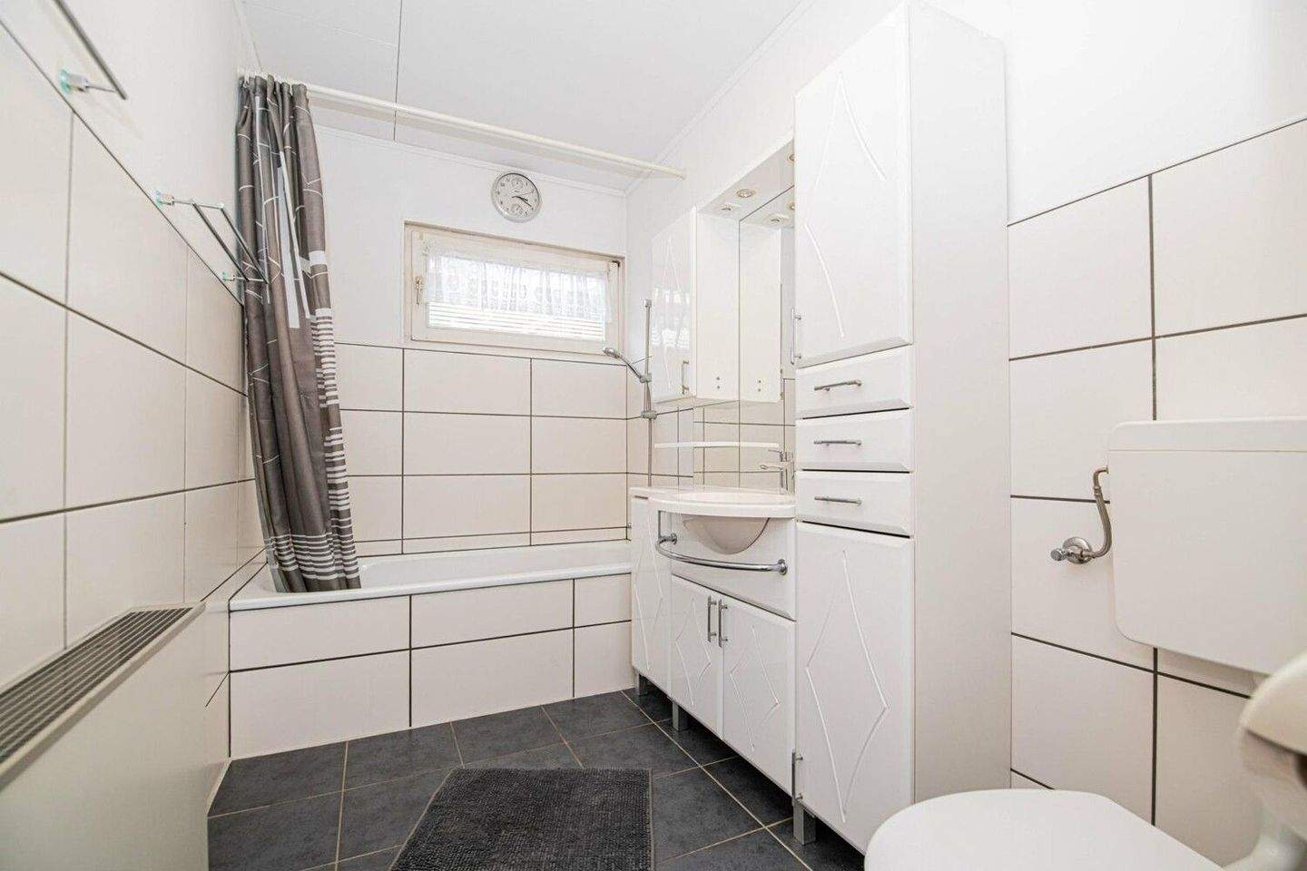 Immobilie in Furth im Wald - Familienfreundliches Einfamilienhaus mit offenem Wintergarten und herrlicher Gartenanlage - Bild 22