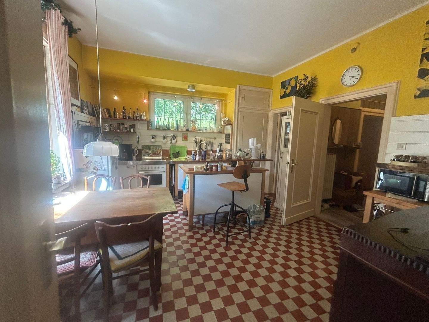 Immobilie in Lüdenscheid - Stilvolles Zweifamilienvilla mit Balkonen, Sauna, Kellerbar & Doppelcarport – auf großem Grundstück mit privater Zufahrt... - Bild 13