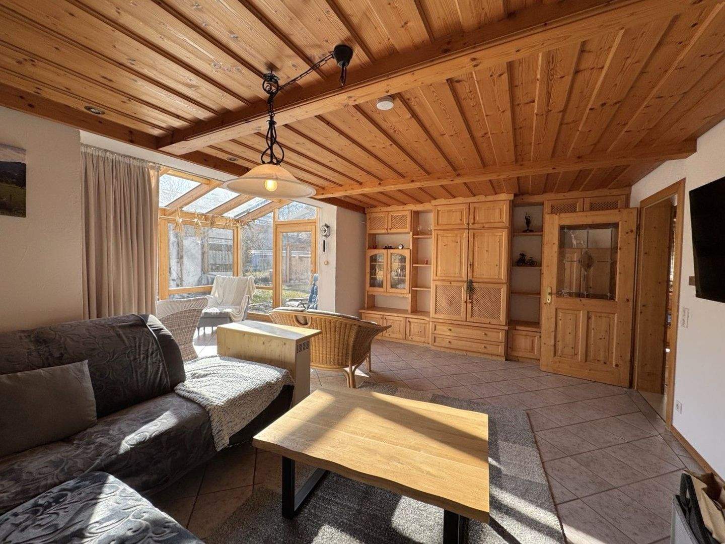 Immobilie in Schleching - Teilerneuerte Süd-West-Haushälfte mit Doppelgarage in stiller Randlage - Bild 13