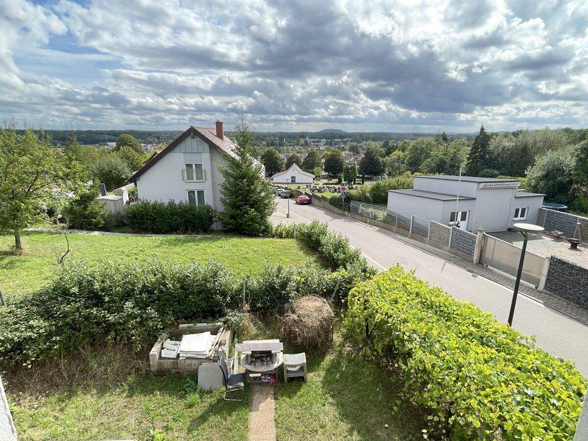 Immobilie in Nalbach - Familienfreundliches Einfamilienhaus mit Photovoltaik, Stellplätzen und Garten - Bild 17