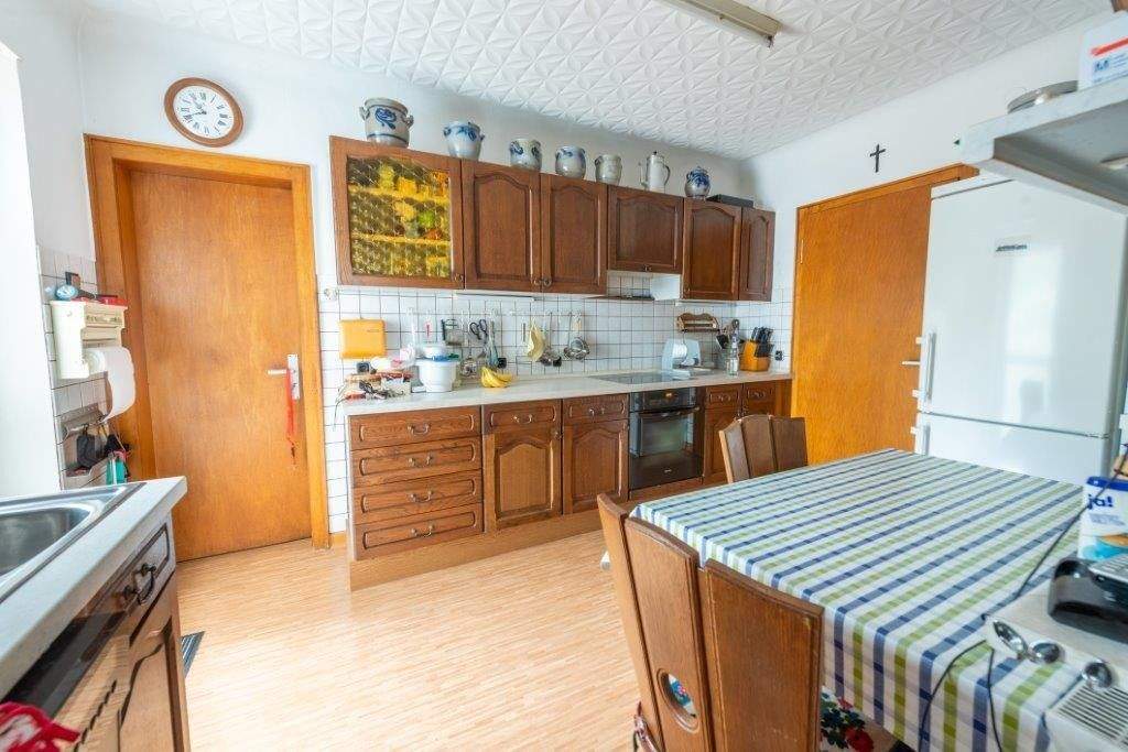 Immobilie in Losheim am See - Die Schachenstraße 14 in Losheim am See kann zum 3-Familienhaus für Sanierer und Pferdefans werden - Bild 8