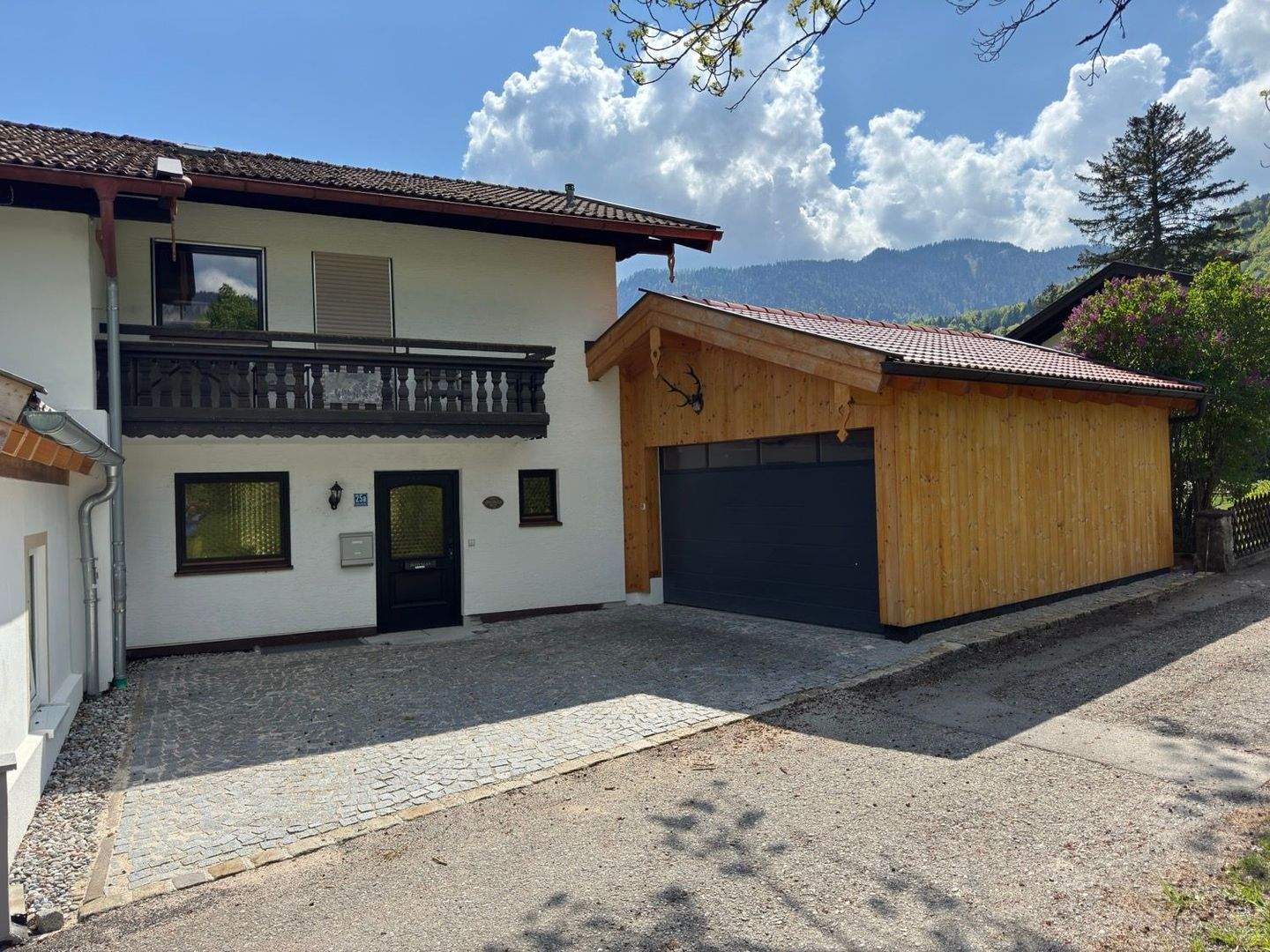 Immobilie in Schleching - Teilerneuerte Süd-West-Haushälfte mit Doppelgarage in stiller Randlage - Bild 6