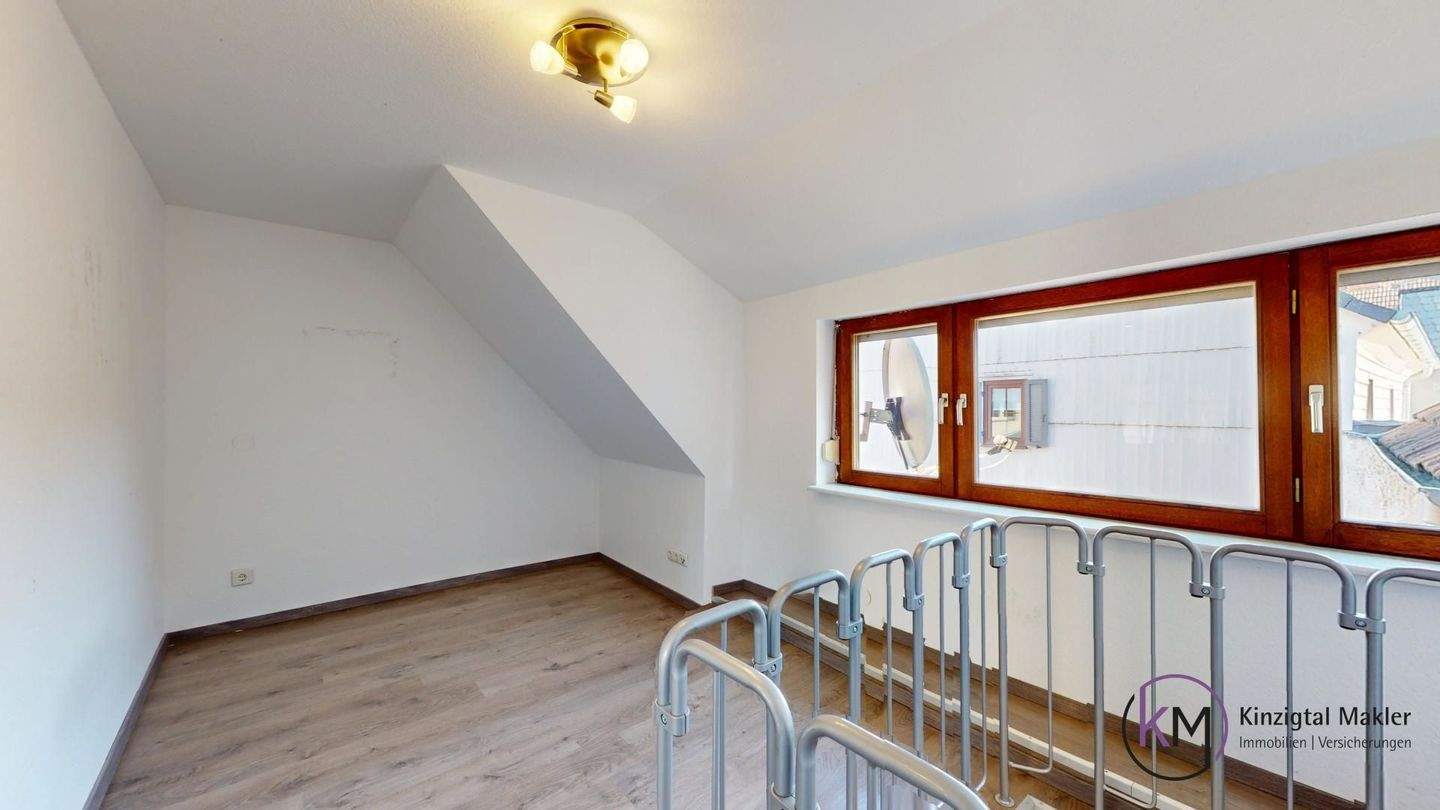 Immobilie in Bad Soden-Salmünster - ++ PROVISIONSFREI ++ "ENTFALTEN SIE IHRE WOHNTRÄUME" Großzügiges Mehrgenerationenhaus mit Gestaltungsspielraum! - Bild 31