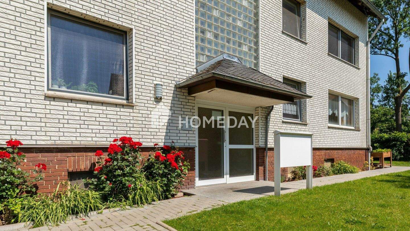 Immobilie in Söhlde - 3-Zimmer-Dachgeschosswohnung in gepflegtem Mehrfamilienhaus mit Keller und Garage - Bild 2