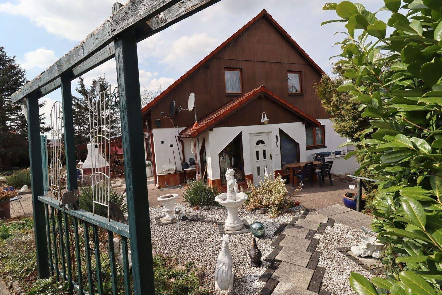 Immobilie in Unterschwaningen - Wohnhaus mit schönem Garten in 91743 Unterschwaningen - Bild 0