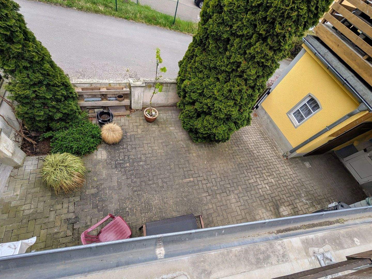 Immobilie in Eisenberg - Gemütliches Einfamilienhaus mit großzügiger Terrasse und Ausbaupotential im Dachgeschoss. - Bild 4