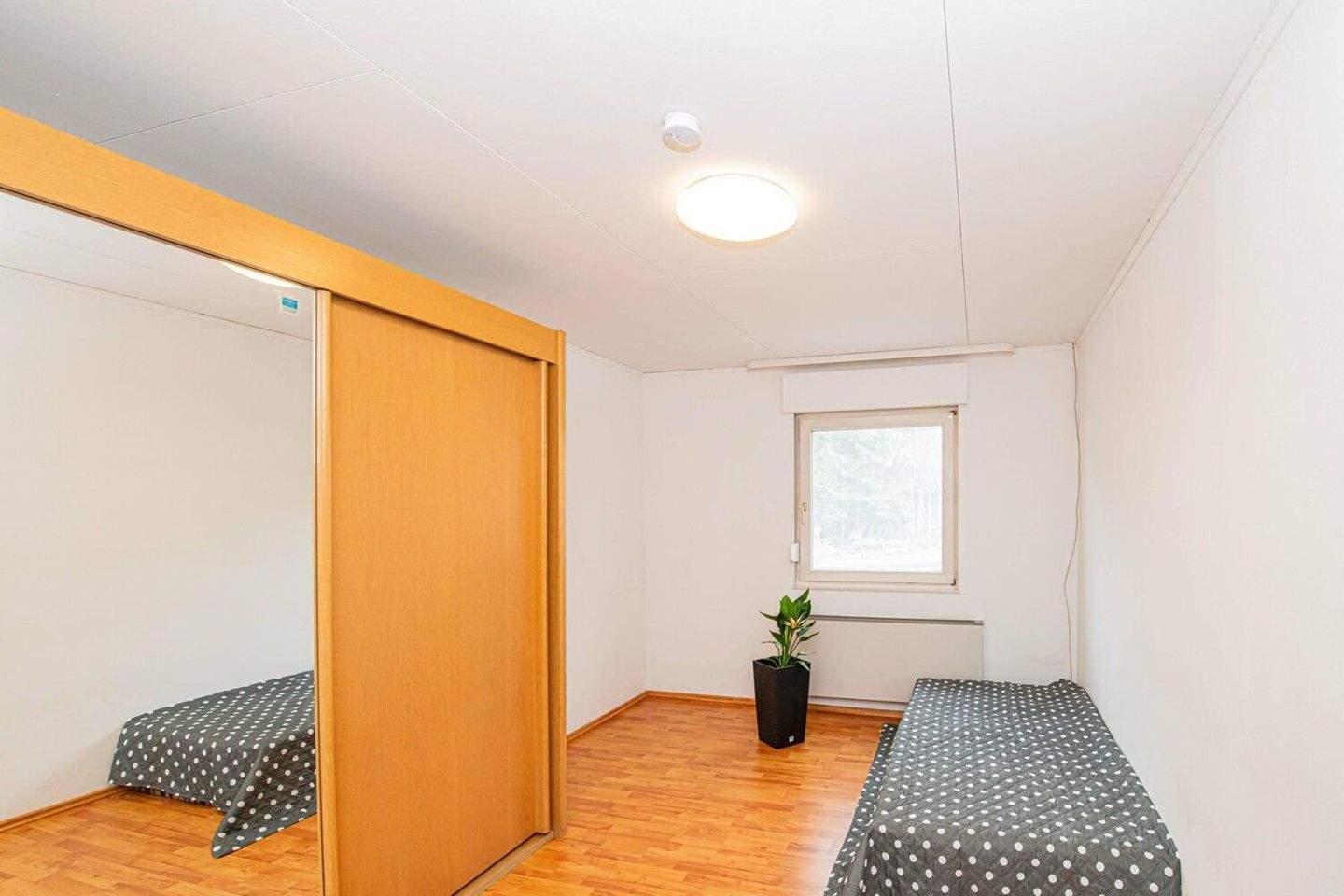 Immobilie in Furth im Wald - Familienfreundliches Einfamilienhaus mit offenem Wintergarten und herrlicher Gartenanlage - Bild 25