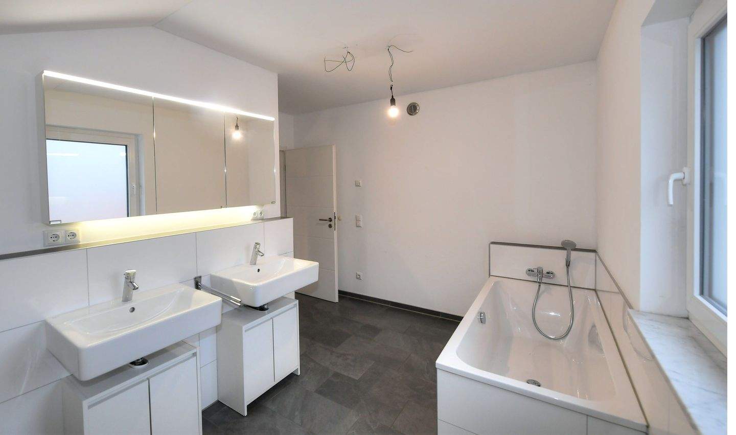 Immobilie in Vogtareuth - Niedrigenergiehaus für (große) Familien - zusätzlicher Platz für Praxis oder Gewerbe kein Problem - Bild 18